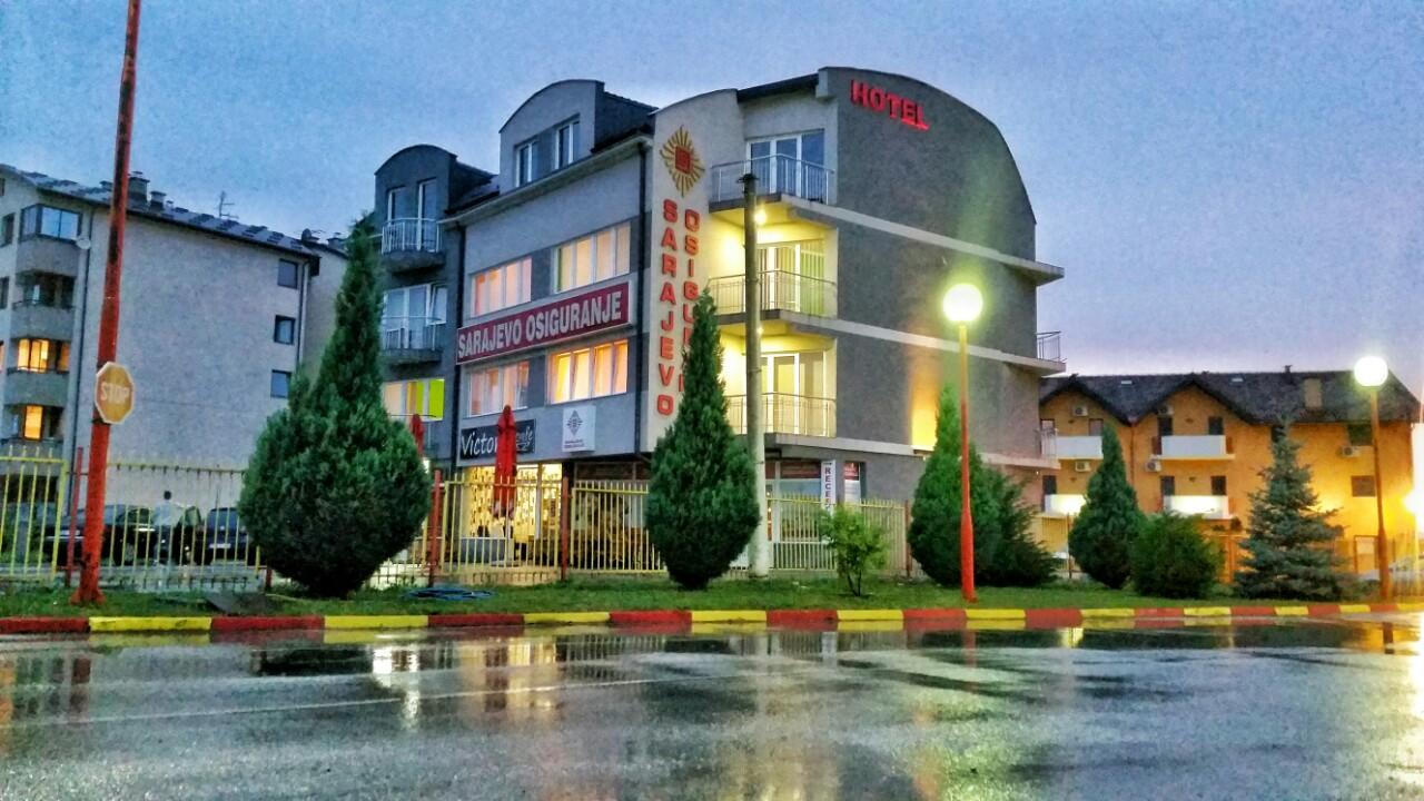 Hotel Victoria Lukavica Exterior photo