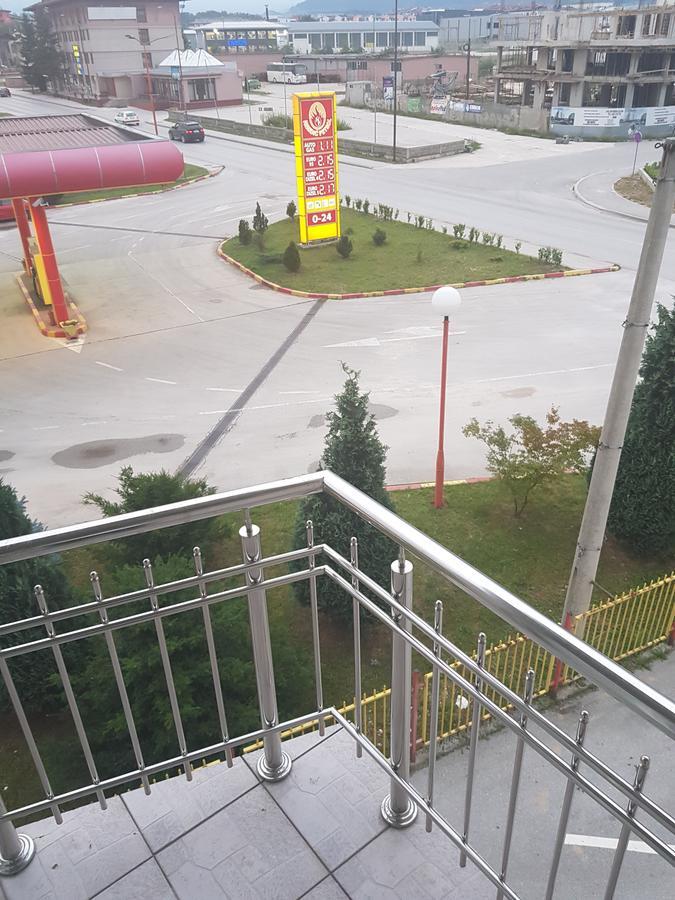 Hotel Victoria Lukavica Exterior photo